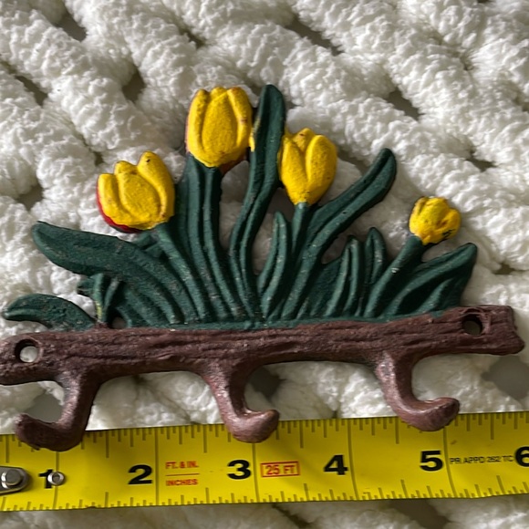 Turn of century cast iron hanger, tulips. Heavy. 3 hook hanging. Unique. - Picture 1 of 2